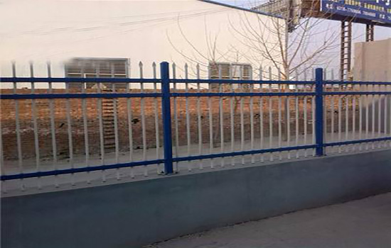 噴塑<a href=http://hdauto.net.cn target=_blank class=infotextkey>護(hù)欄</a>