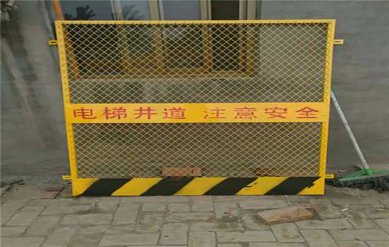 1米8高鐵絲網(wǎng)圍欄多少錢(qián)一米多少套檢驗(yàn)一批